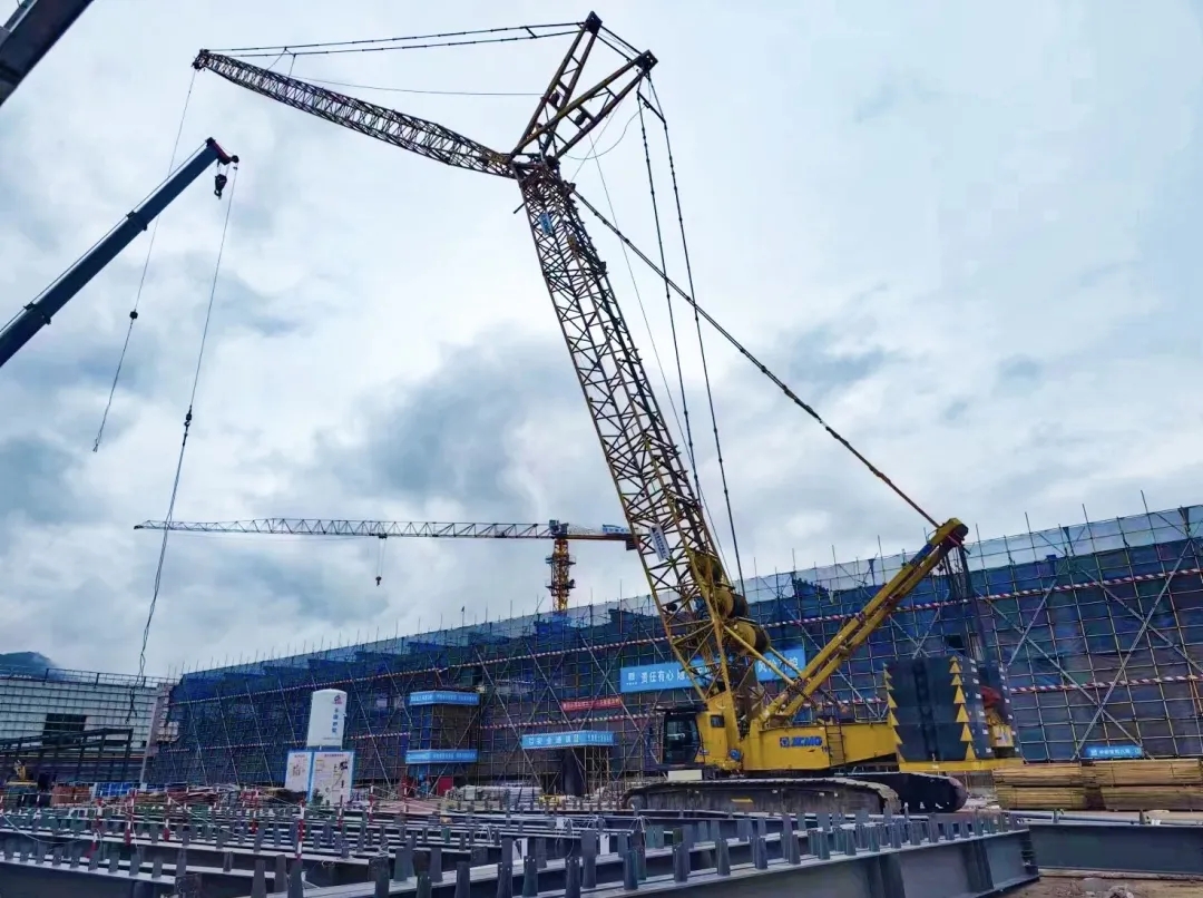 “钢”铁的意志！KY开元XGC320履带起沉机参建大跨度钢结构工业厂房
