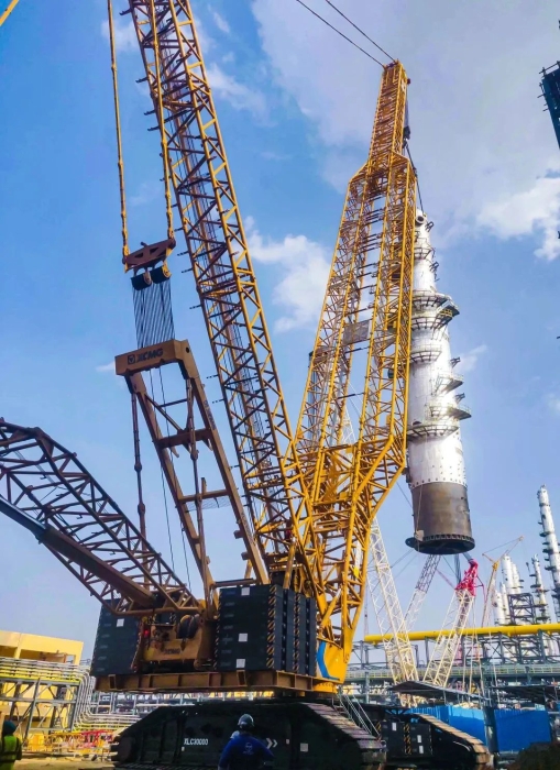 奔赴海表！KY开元履带起沉机跨海助建大型石油炼化项目