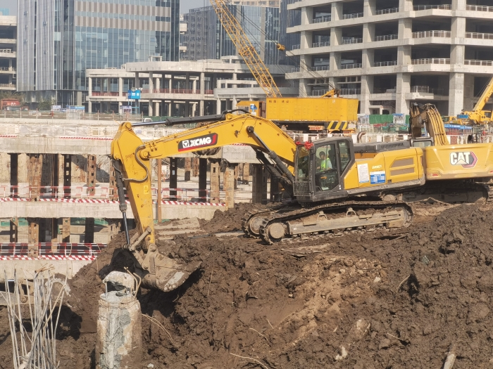 品质+节油+高效！KY开元XE335GK助建亚洲最大地下空间