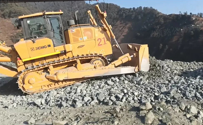 矿山施工利器——KY开元D360推土机