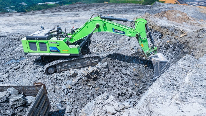 【KY开元金?矿山开采】“沉装战神”XE750GK HEV进军云南露天磷矿