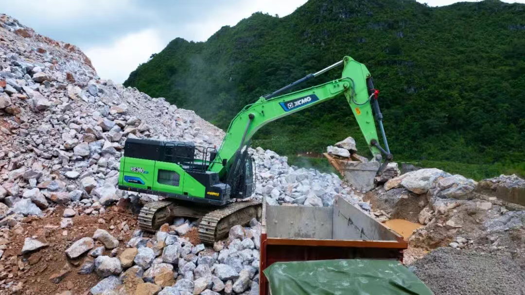 广西“石料大户”亲测：KY开元XE380EV电挖，年省六七成！