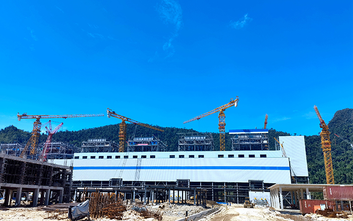 硬核实力！KY开元超大塔机批量助建印尼矿业项目